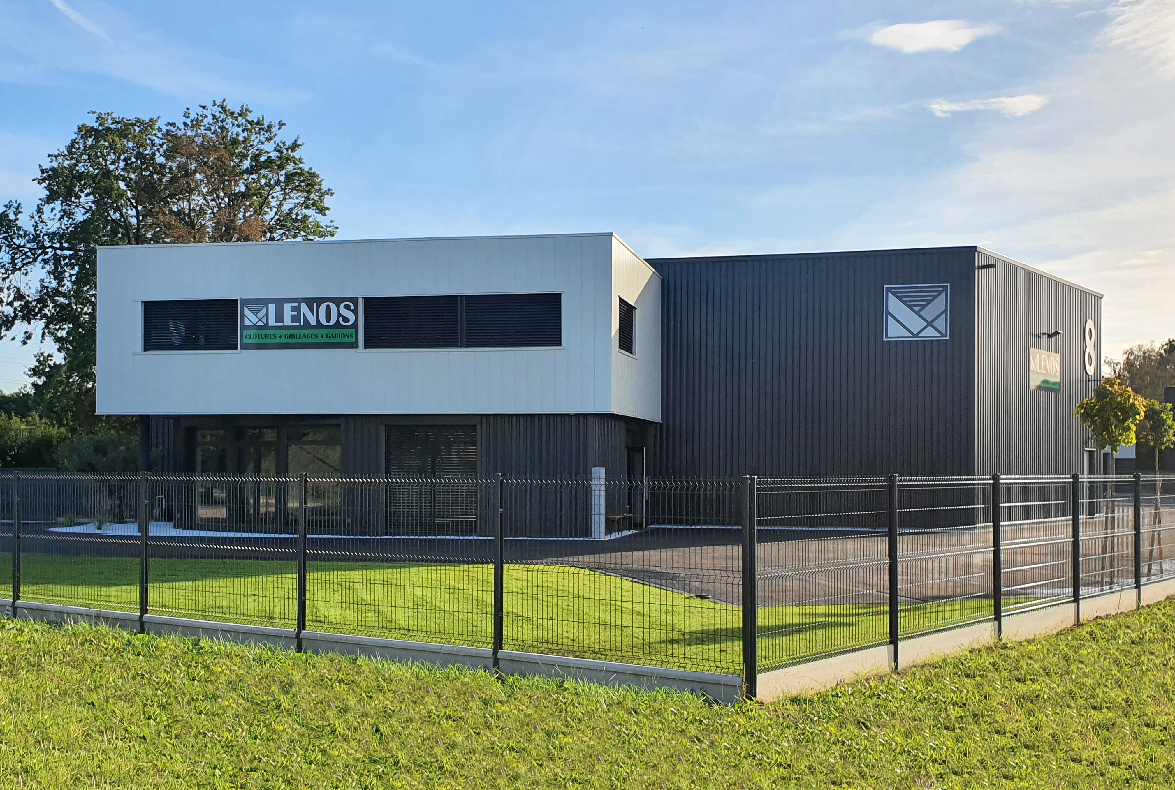 Clôture et bâtiment LENOS